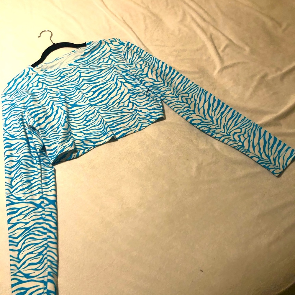 Sexy Summertime Crop- great with white !!